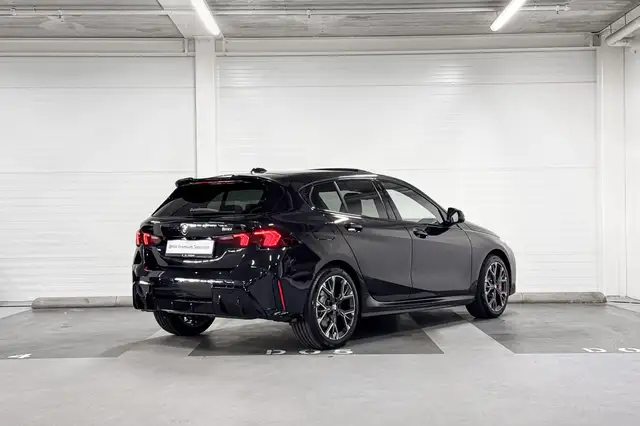 BMW 1 Series view 7