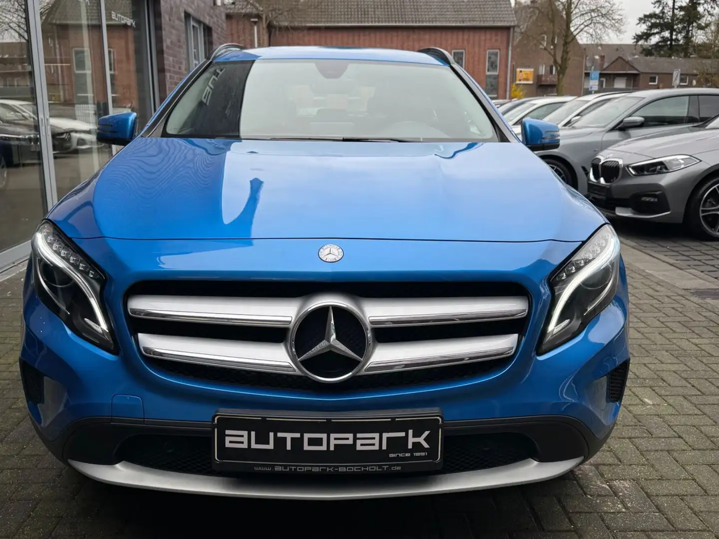 Mercedes-Benz GLA 180 Style 7G Navi Kamera Bi-Xenon Totwinkel Bleu - 2