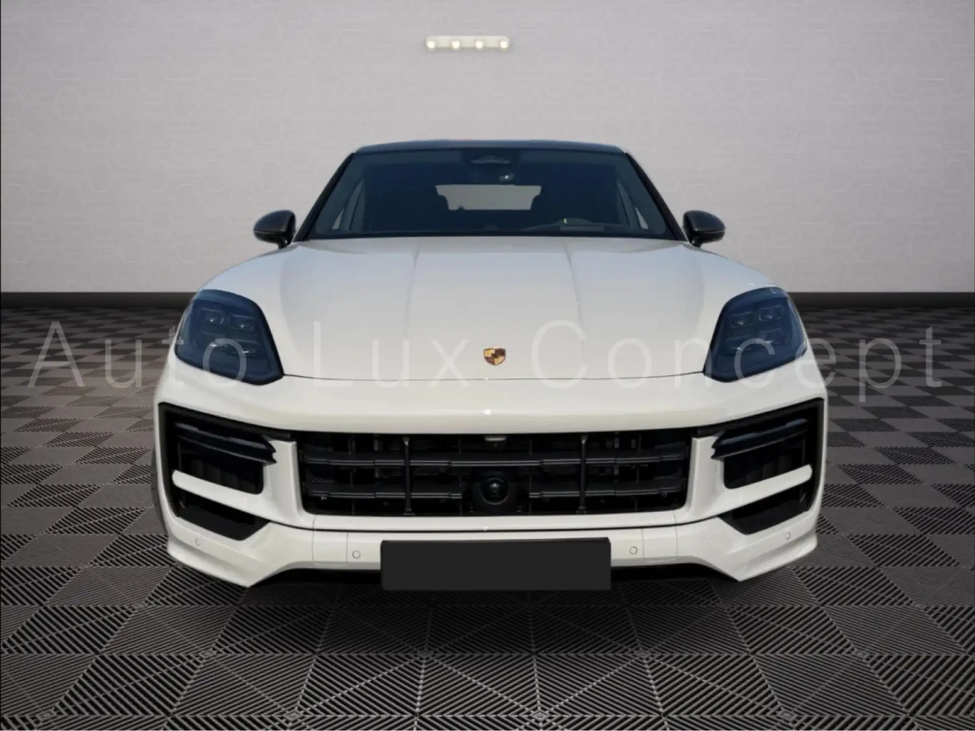 Porsche Cayenne E-Hybrid 2026 화이트 사진 2