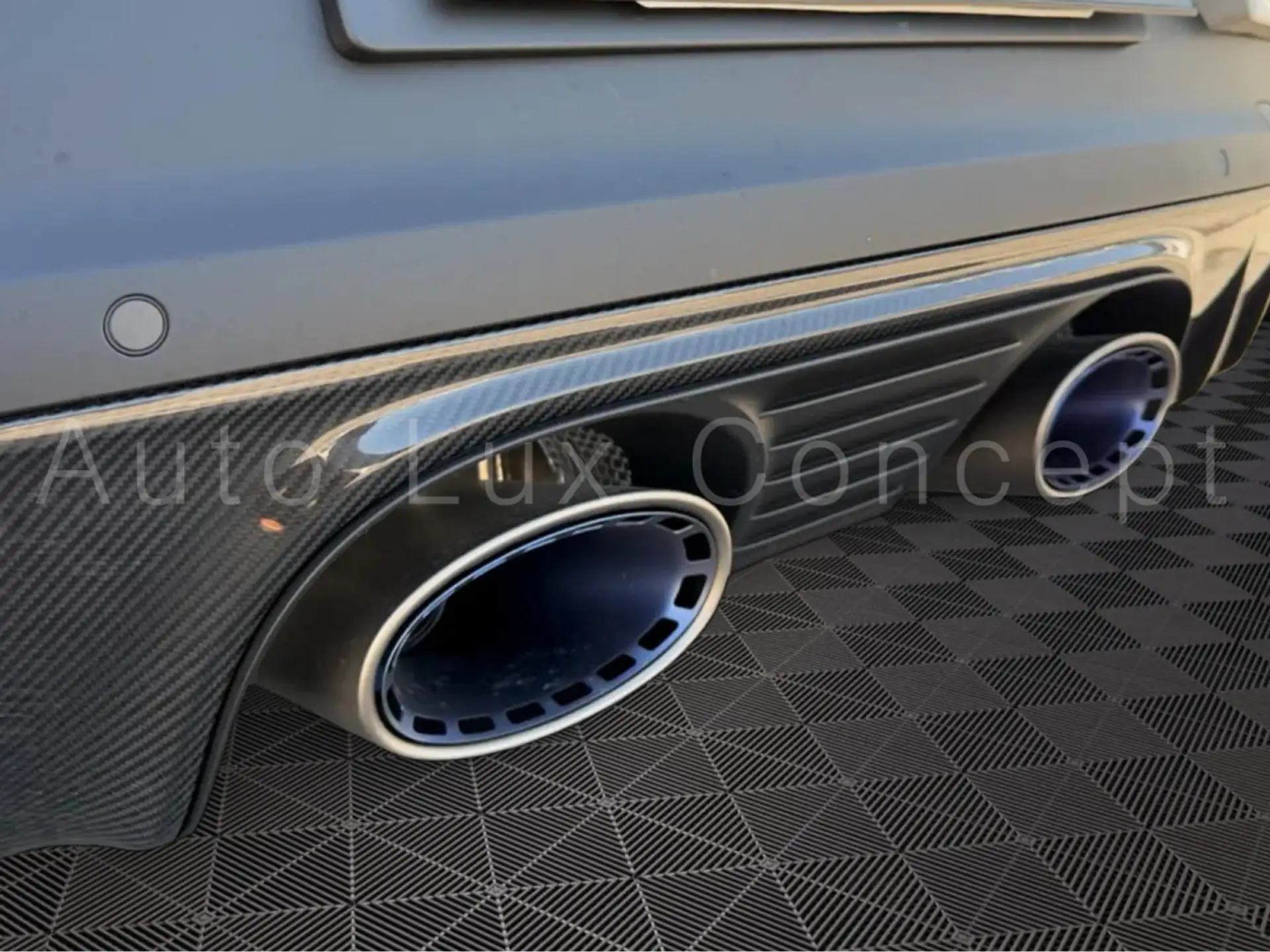 Porsche Cayenne E-Hybrid 2026 화이트 사진 8