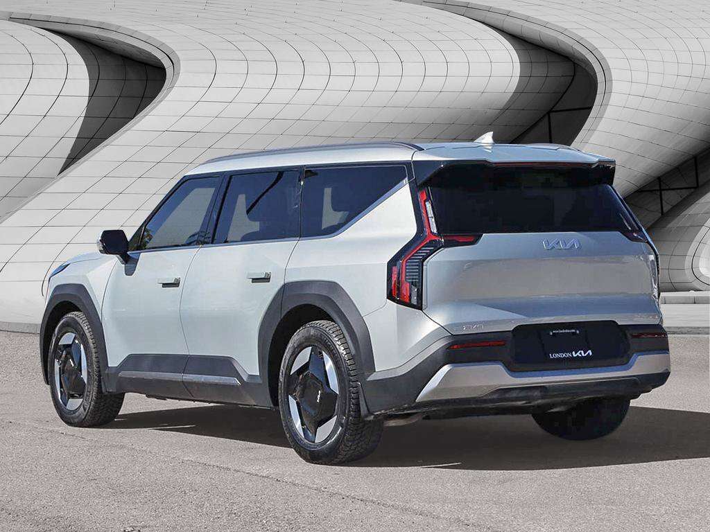 2026 Kia EV9 Land | AWD | Heated & Cooled Seats | Heated Steeri — photo 3
