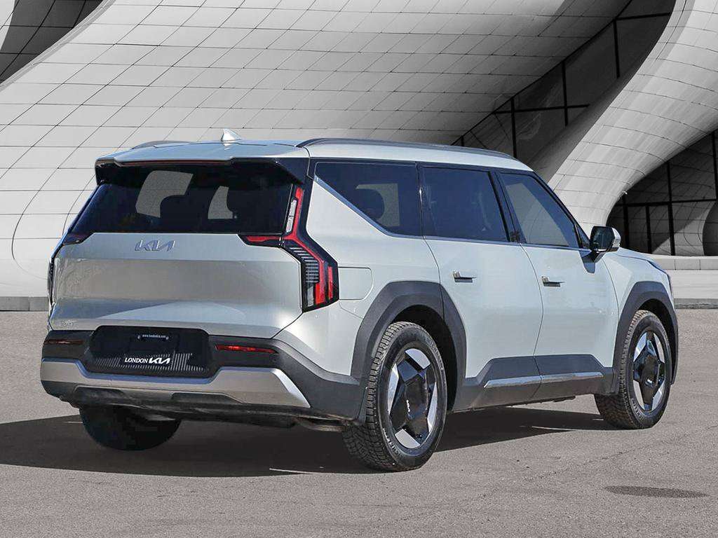 2026 Kia EV9 Land | AWD | Heated & Cooled Seats | Heated Steeri — photo 5