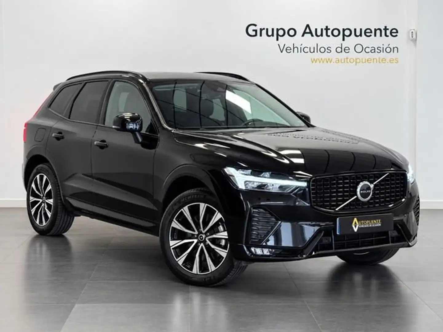 Volvo XC60 B4 D PLUS DARK AUTO Negro - 1