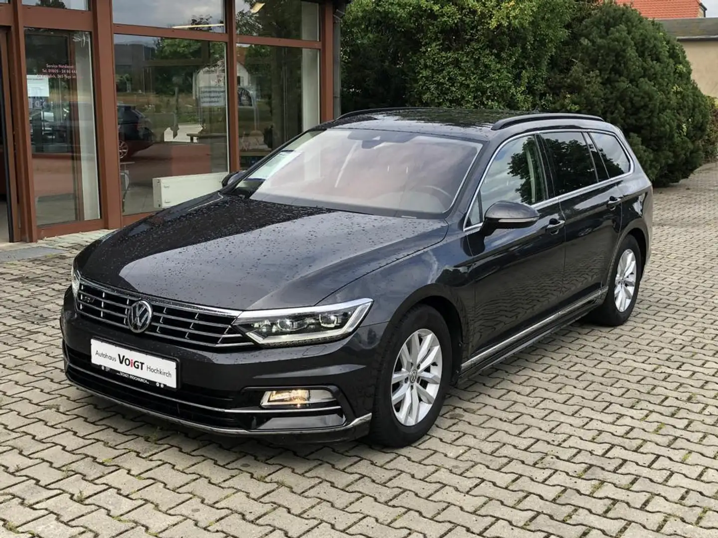 Volkswagen Passat Variant 2.0 TDI R-Line LED DLA NAVI ACC KAM AHK Grau - 1