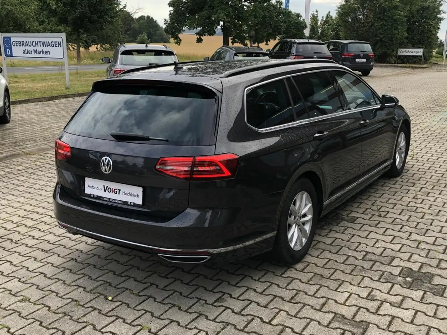 Volkswagen Passat Variant 2.0 TDI R-Line LED DLA NAVI ACC KAM AHK Grau - 2