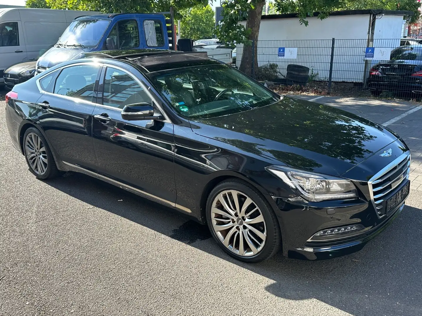 Hyundai Genesis 3.8~PANO~LEDER~RFK~ Schwarz - 1