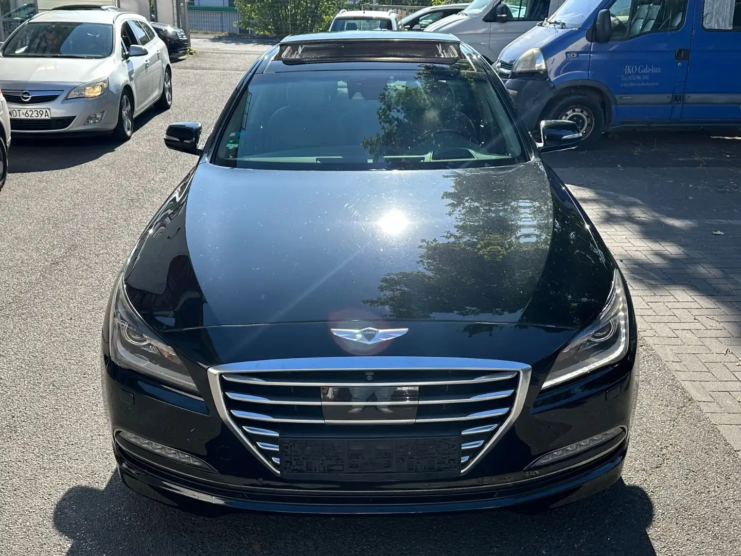 Hyundai Genesis 3.8~PANO~LEDER~RFK~ Schwarz - 2