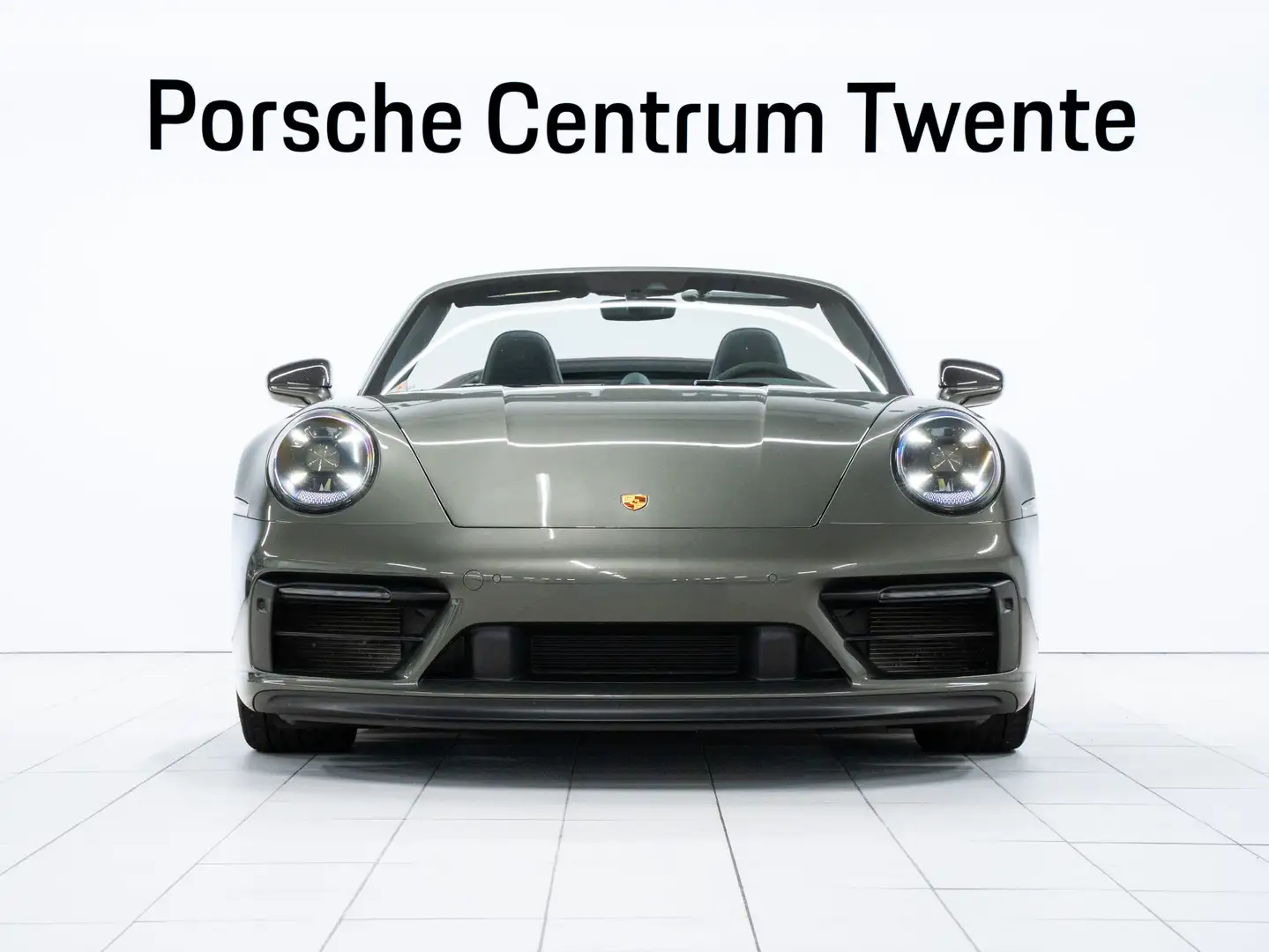 Porsche 992 Carrera 4 GTS Cabriolet Grün - 2