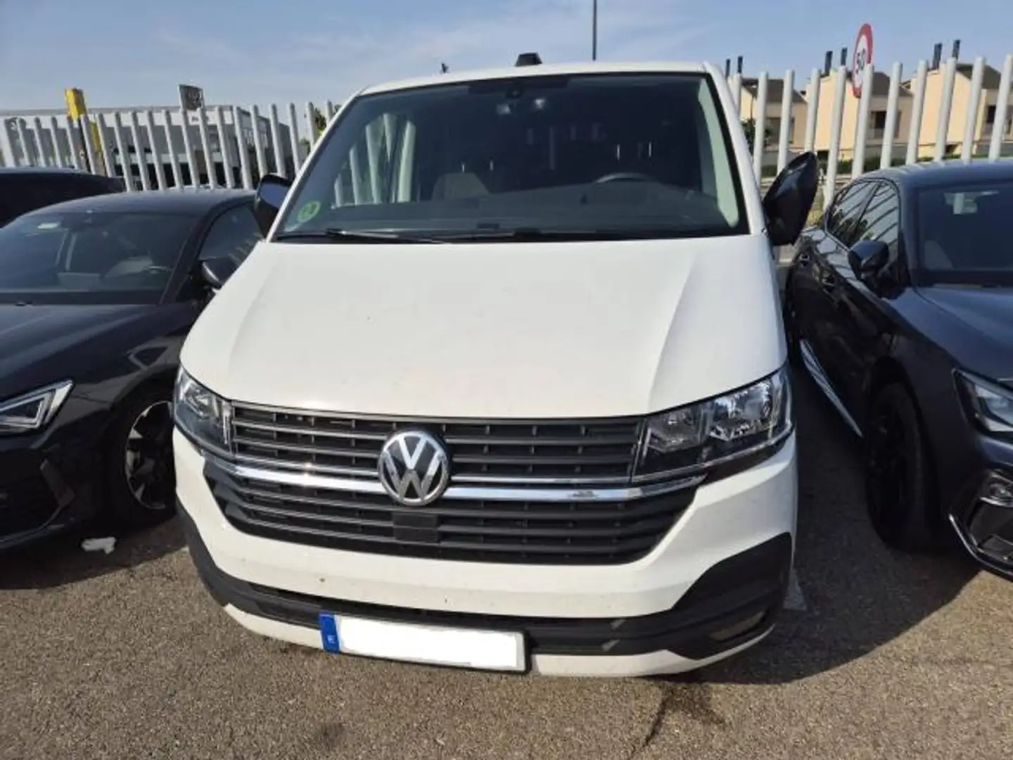 Volkswagen T6.1 Caravelle Pequeño 110cv Manual de 4 Puertas Білий - 1