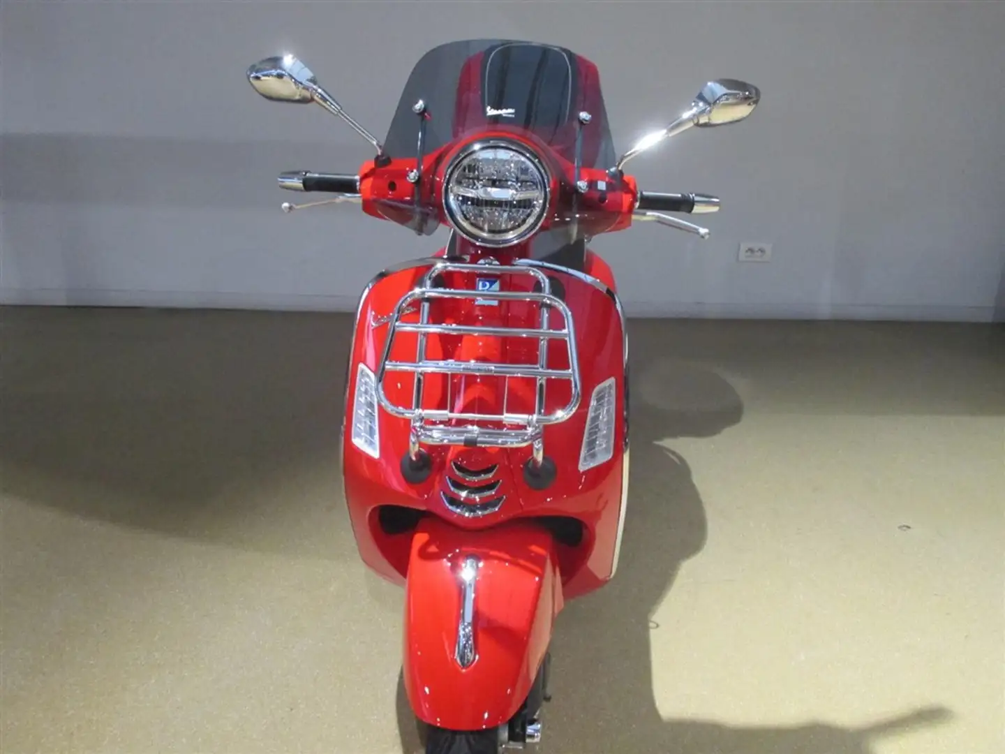 Vespa GTS 125 - SLECHTS 345 km Rouge - 2