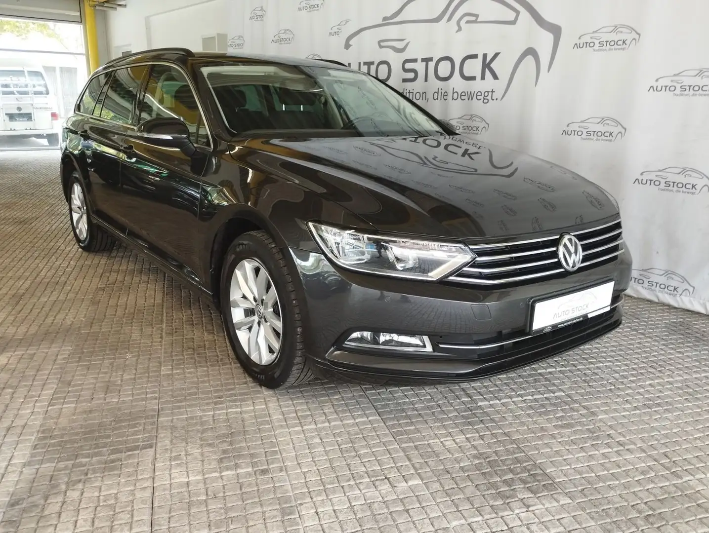 Volkswagen Passat Variant 1.4 TSI Comfortline Navi SH AHK Grau - 1