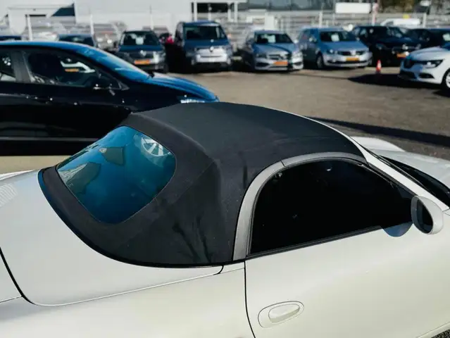 Porsche Boxster view 12