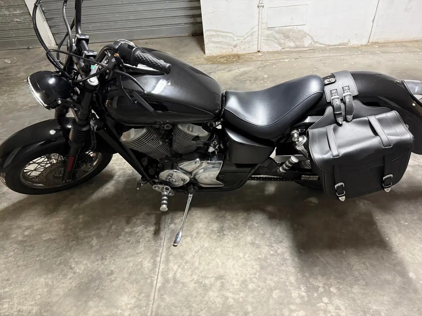 Honda Shadow 750 Negru - 2