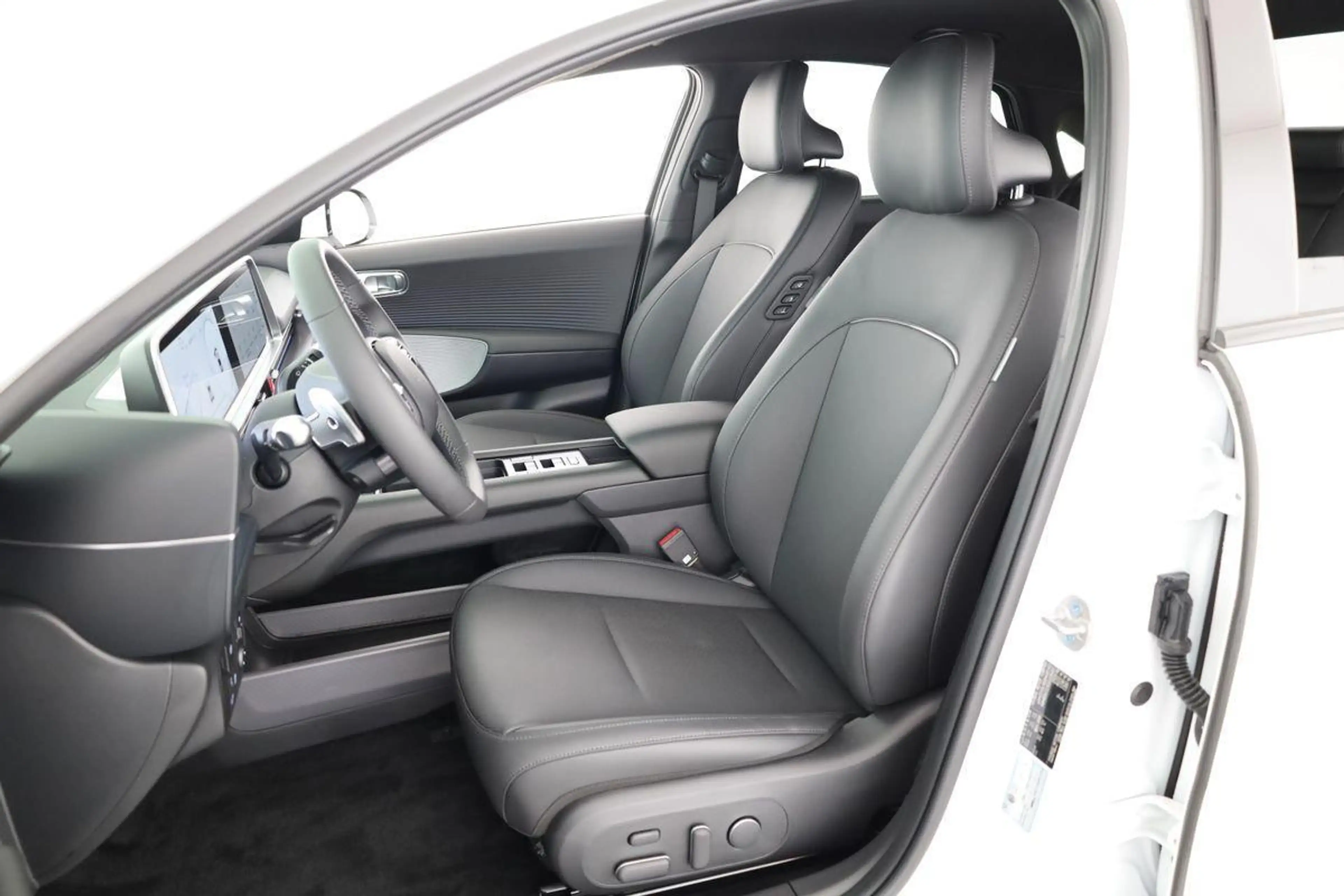 Hyundai IONIQ 6 Top Line Elektro 4WD Top-LINE 4WD, HuD, Navi, M... — photo 11