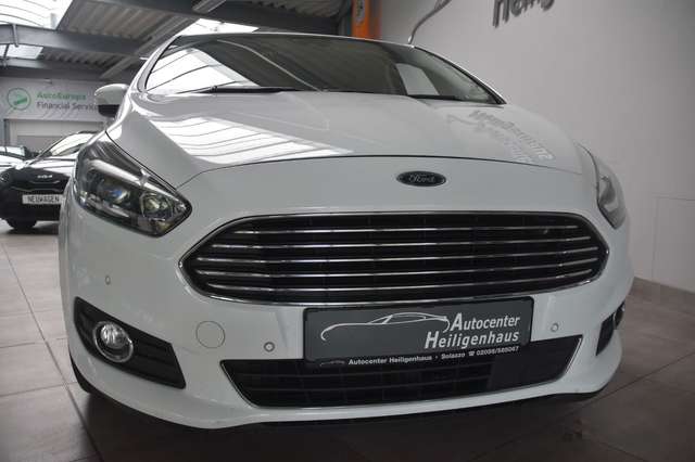 Imagine Ford S-Max Titanium Automatik LED Kamera AHK