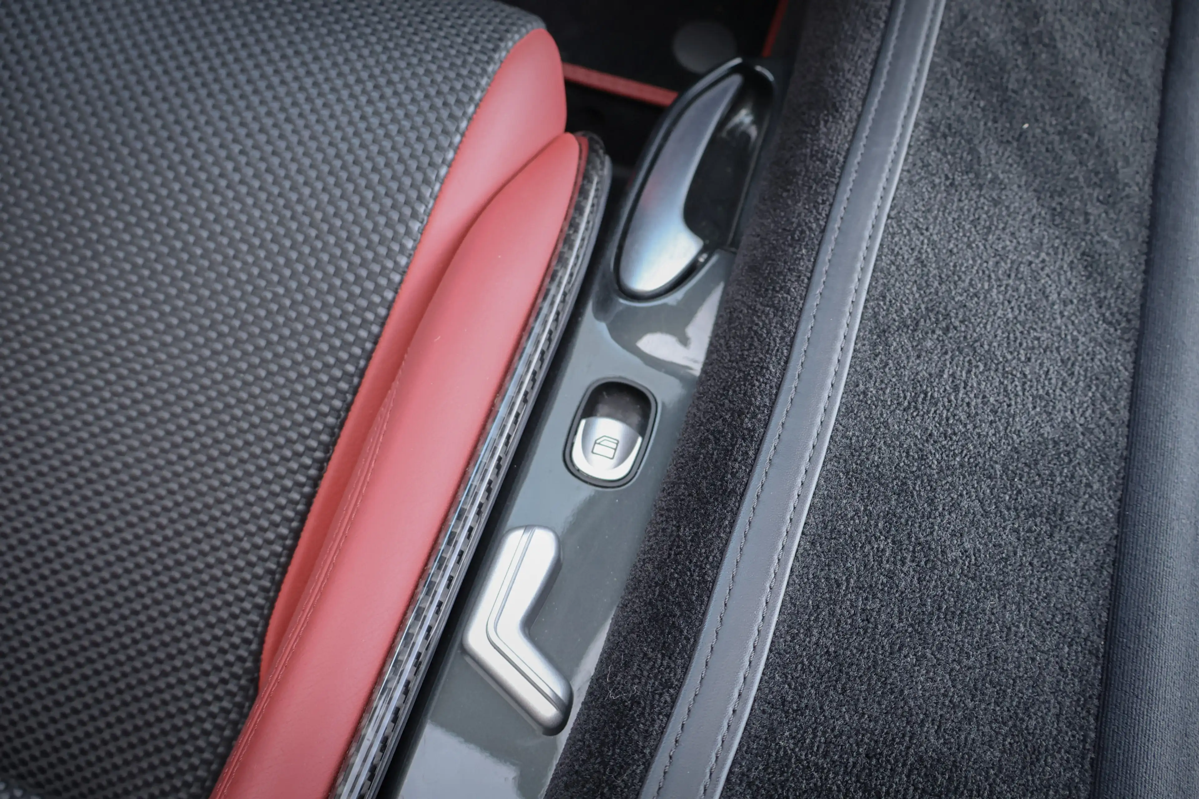 Mercedes-Benz SLR McLaren Roadster 5.4 V8 | MINT CONDITION | CERAMIC — photo 35