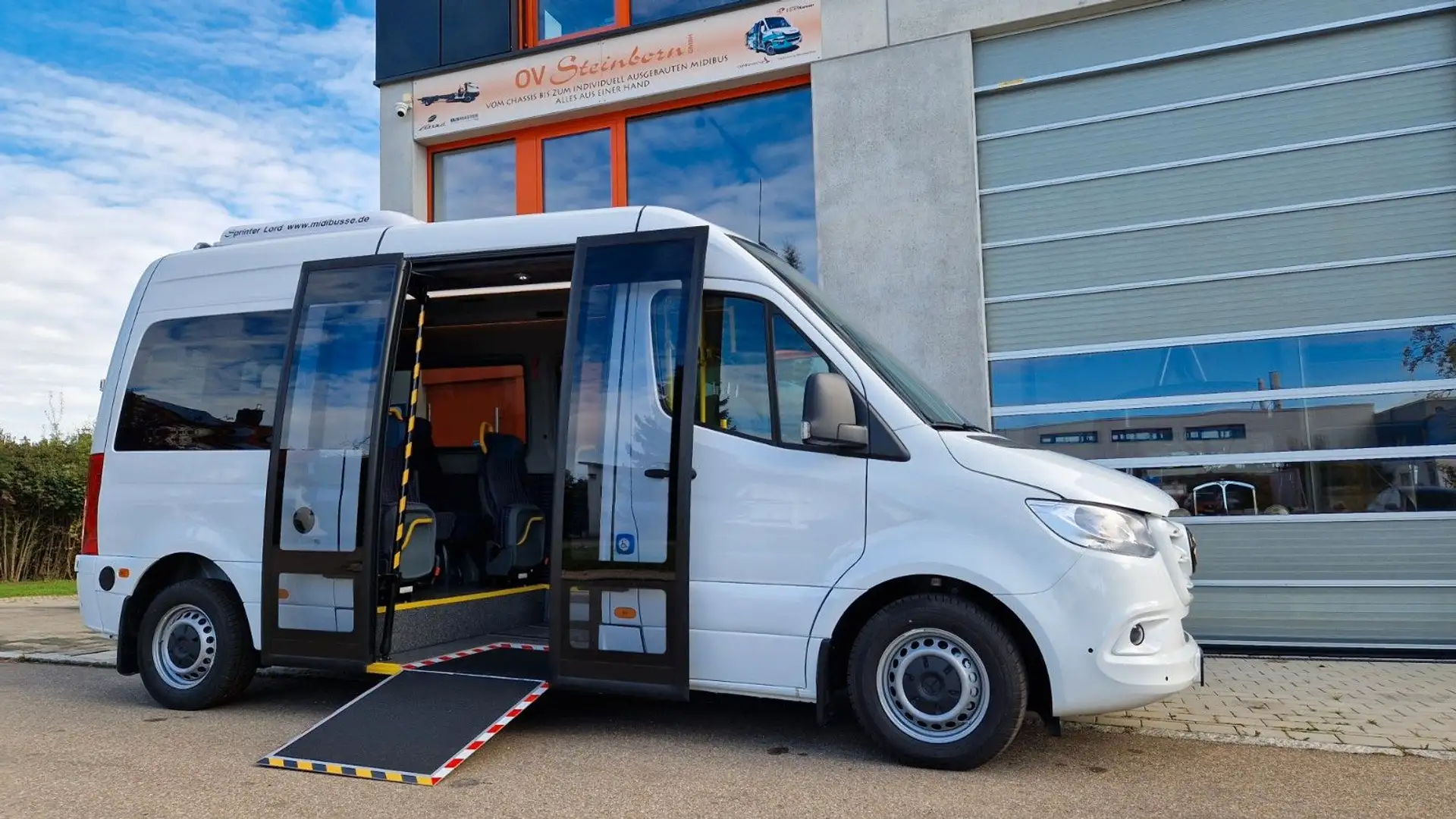 Mercedes-Benz Sprinter Lagerfahrzeug Mobility  Niederflur Bürgerbus Beige - 1