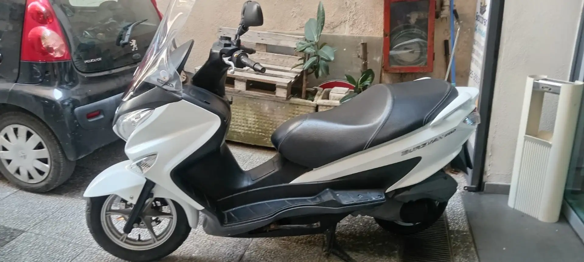 Suzuki Burgman 200 Abs Bianco - 2