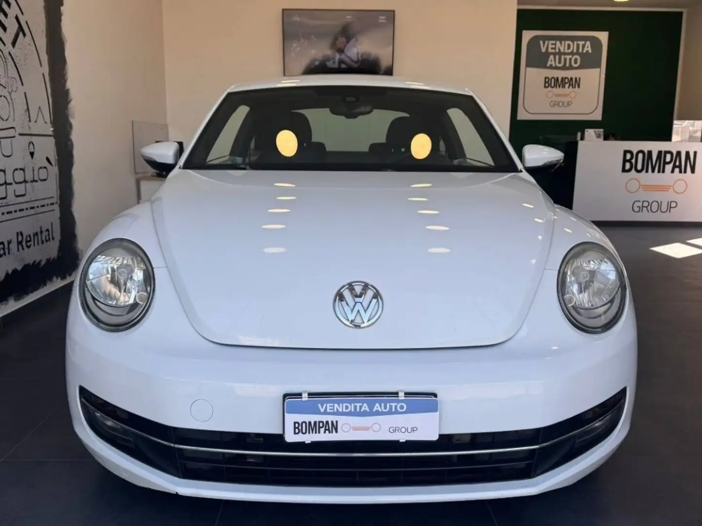 Volkswagen Maggiolino 1.6 tdi Design 105cv Bianco - 1