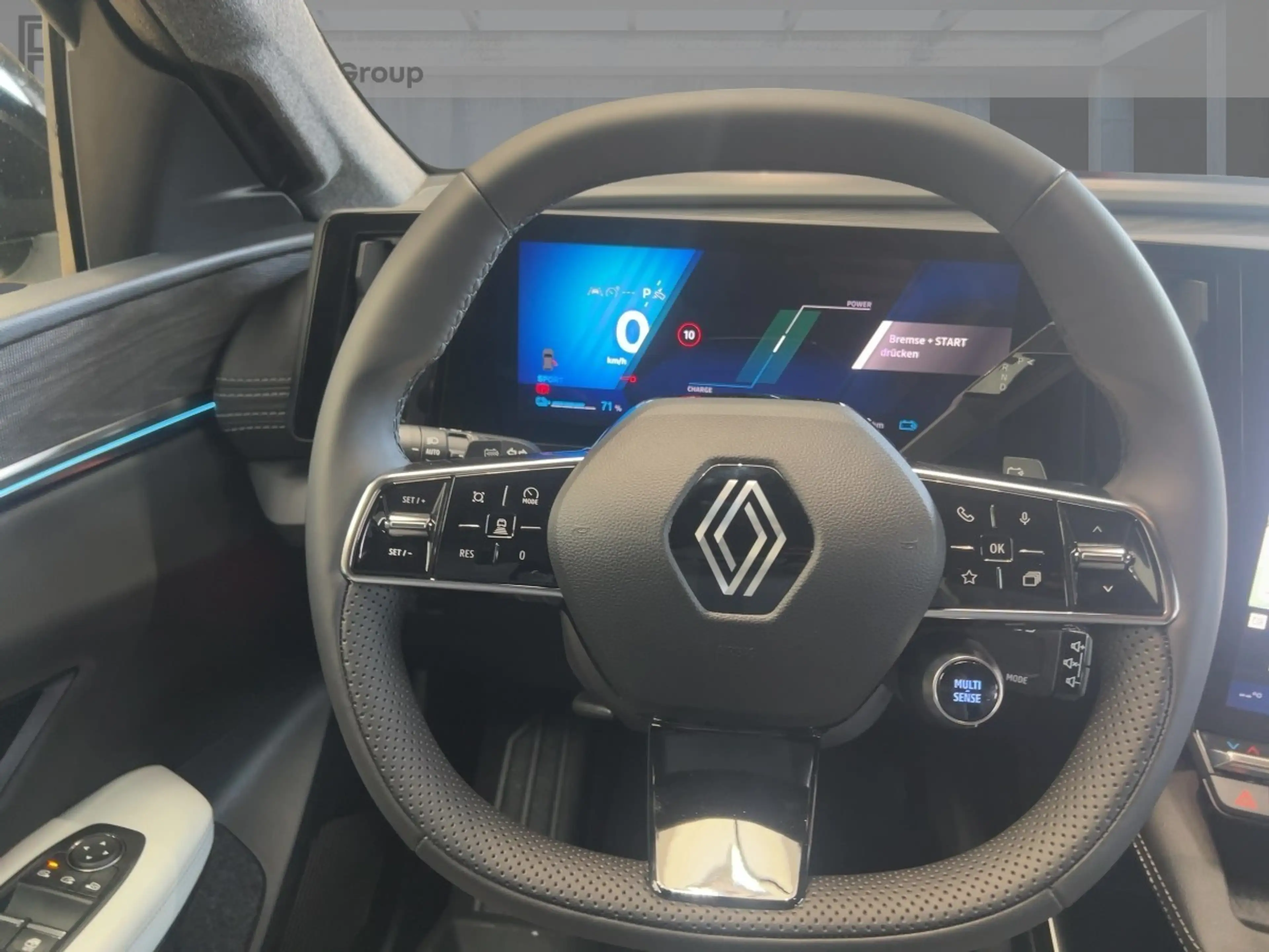 Renault Scenic 100% ele Iconic 220 Long Range PDC — photo 11
