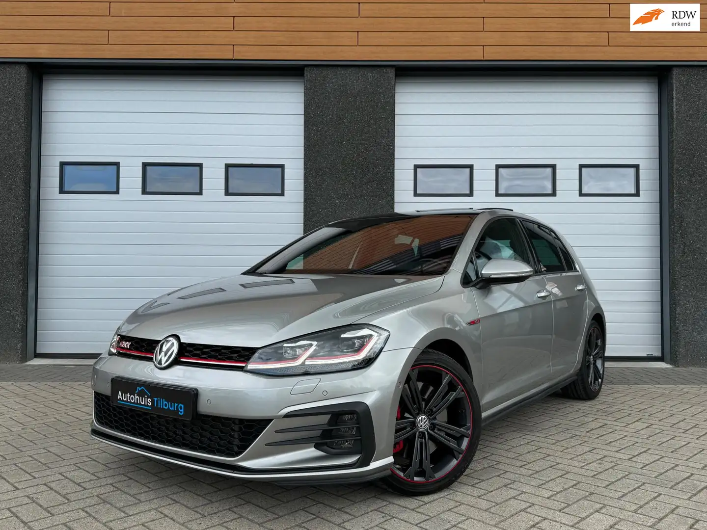 Volkswagen Golf GTI 2.0 TSI Performance 245PK DSG Pano Leder Keyless Gris - 1