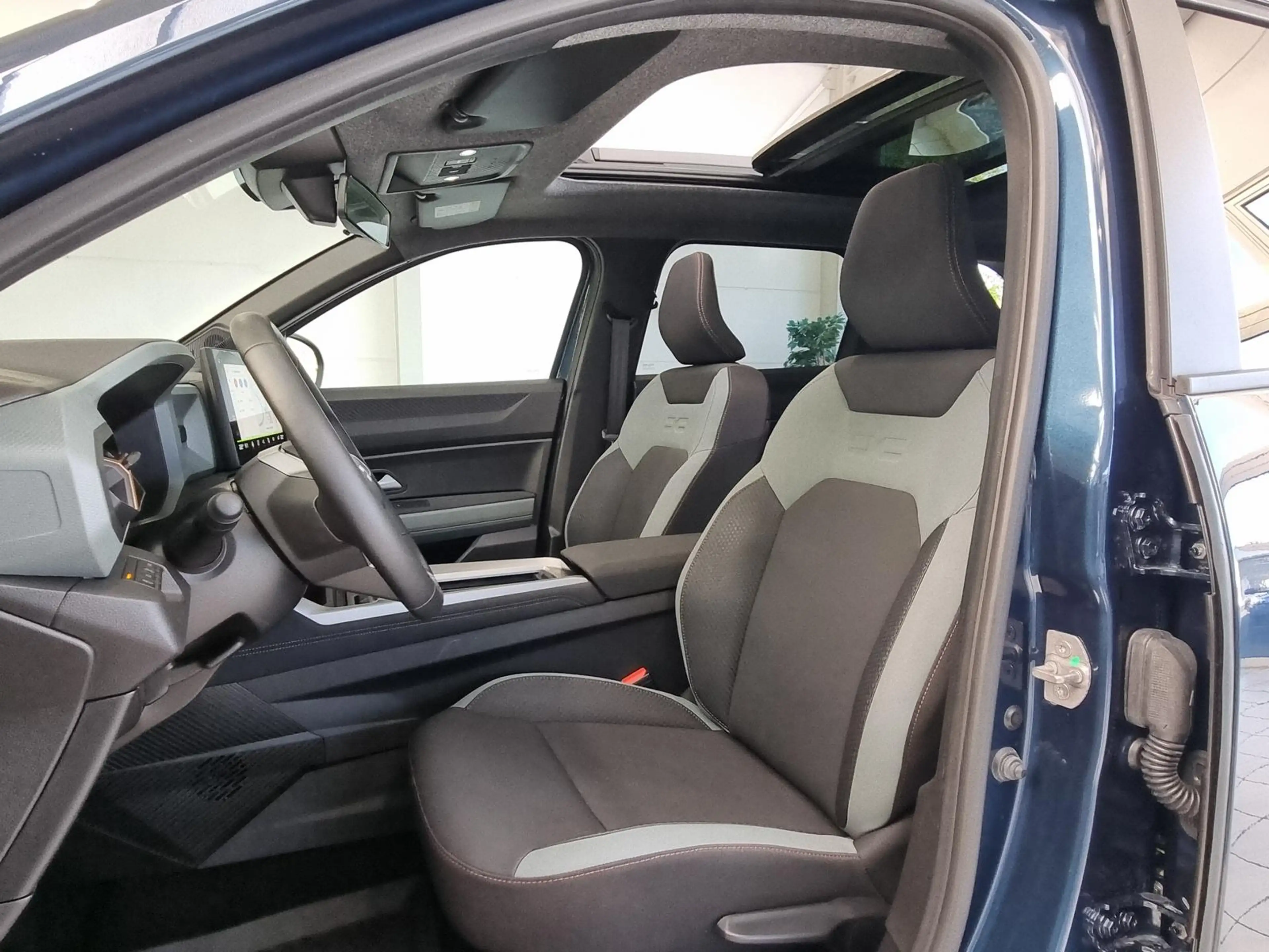 Dacia Bigster Extreme 1.8 Hybrid 155 #Pano #e.Heck #Winter-Pak # — photo 10
