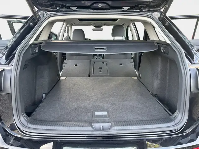 Volkswagen Golf view 12