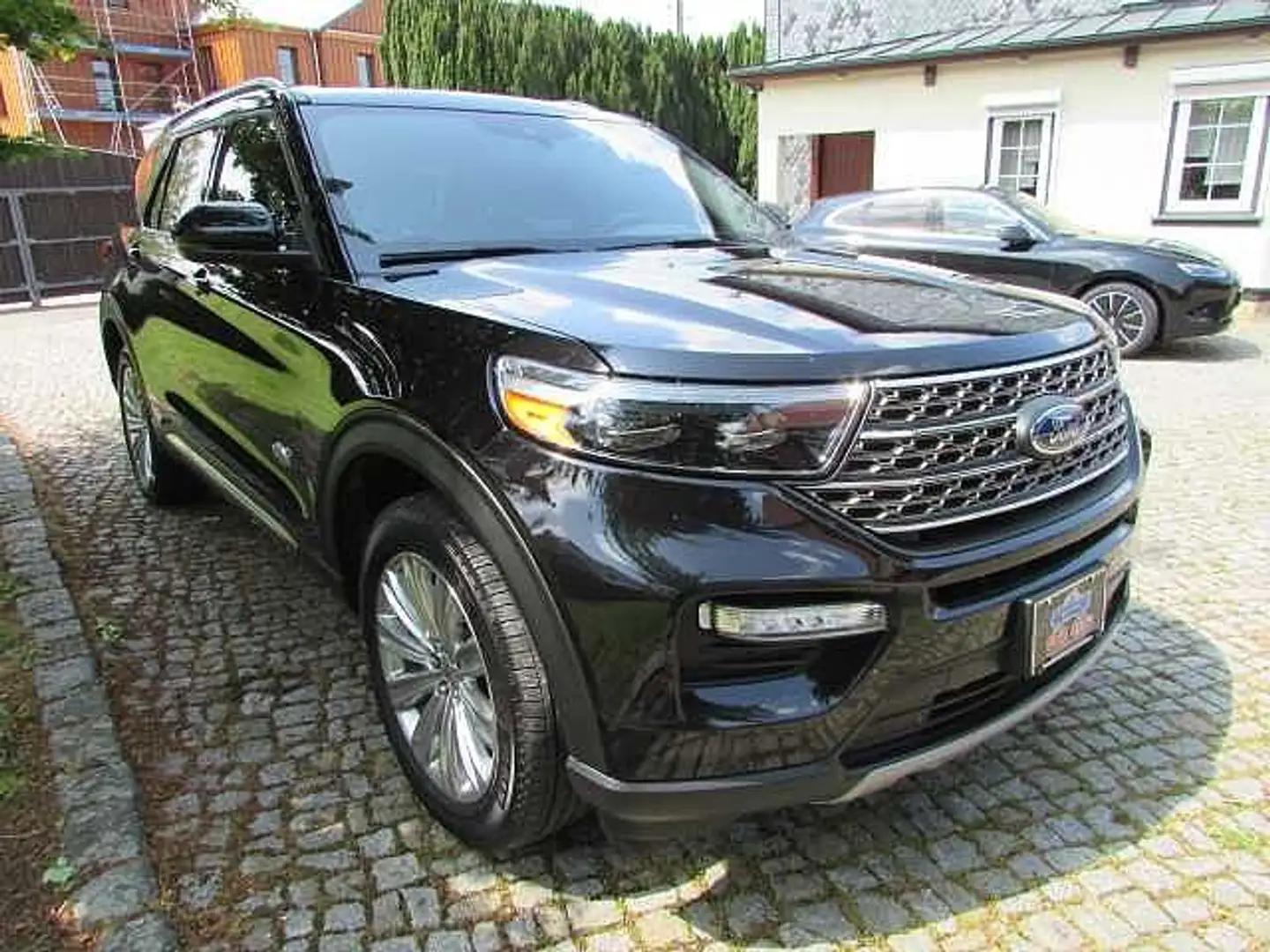 Ford Explorer 4x4 King Ranch Premium 3,0 Ecoboost crna - 2