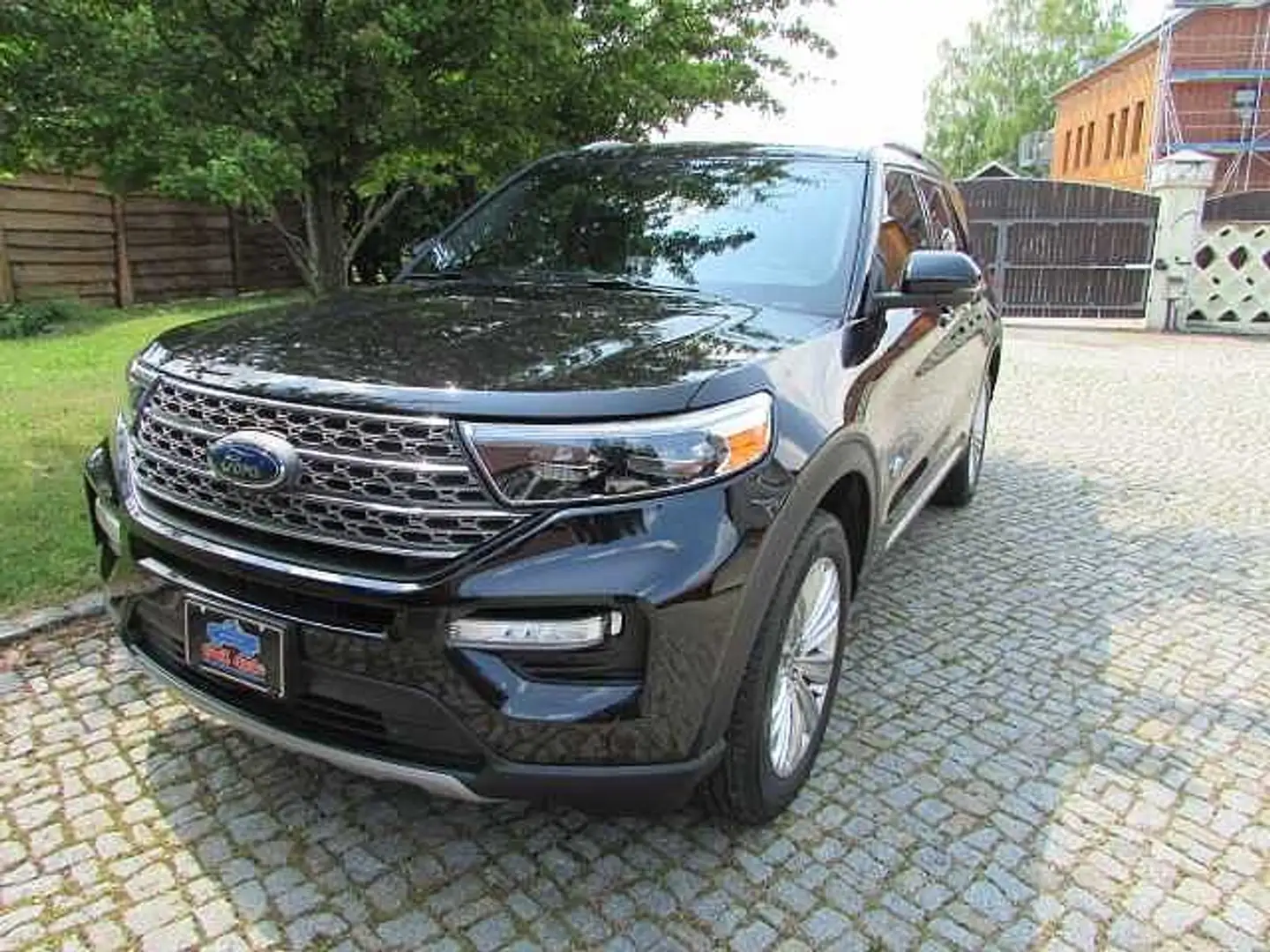Ford Explorer 4x4 King Ranch Premium 3,0 Ecoboost crna - 1