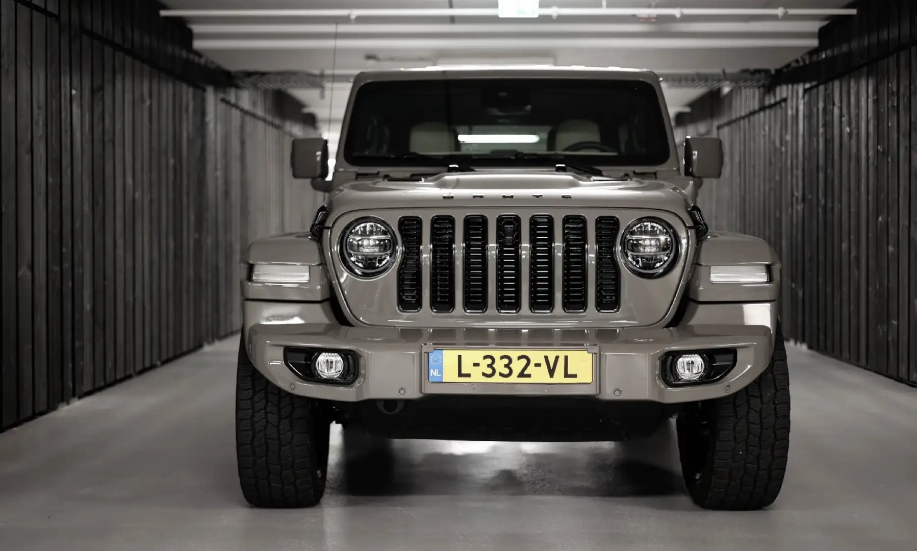 Jeep Wrangler Jeep Brute / Japan edition Bej - 1