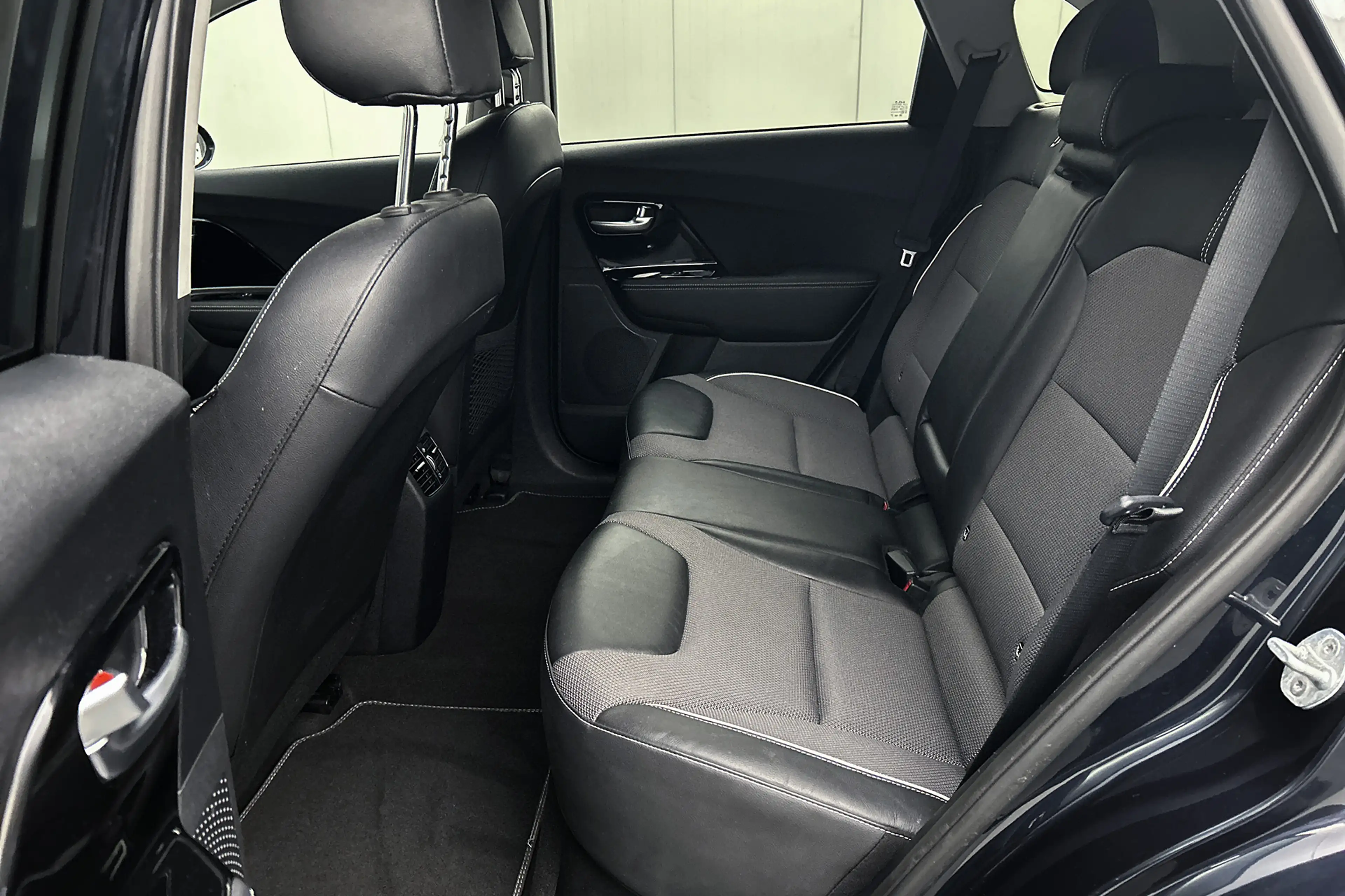 Kia e-Niro Edition 64 kWh | Stoelverwarming | Half lederen be — photo 25