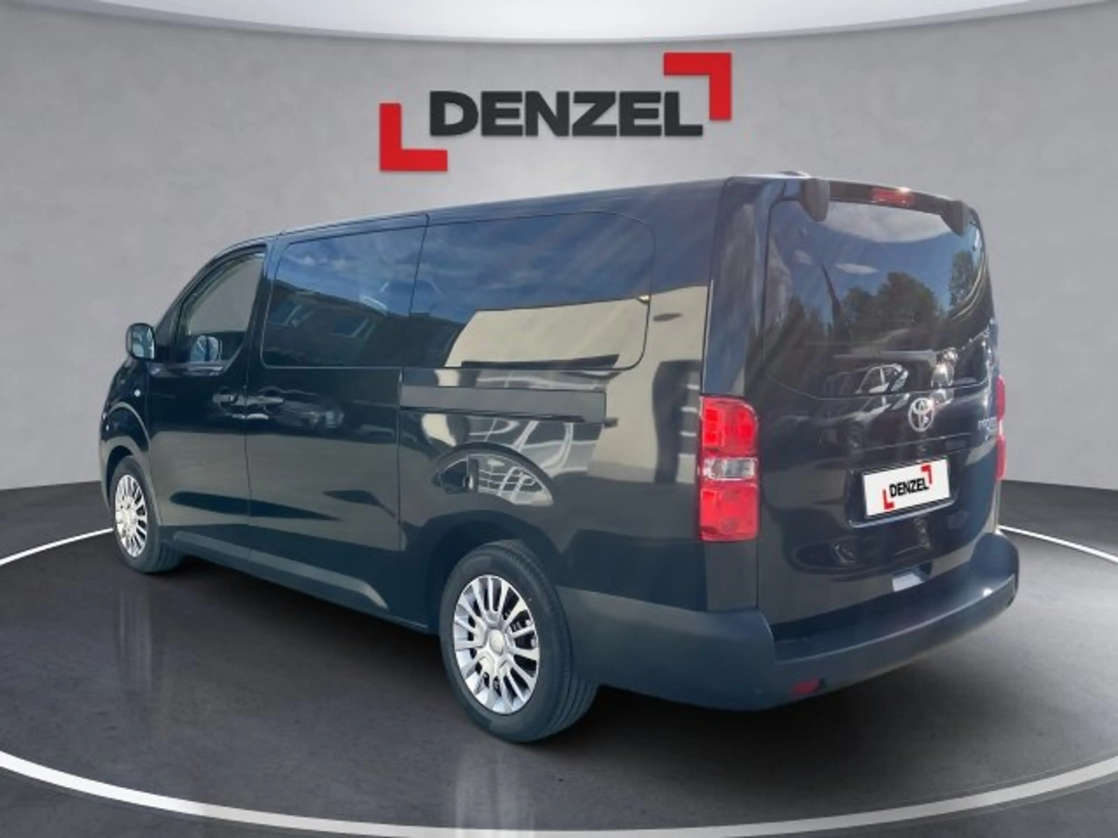 Toyota Proace P Verso 2.2L D150 Active L2 MT — photo 3