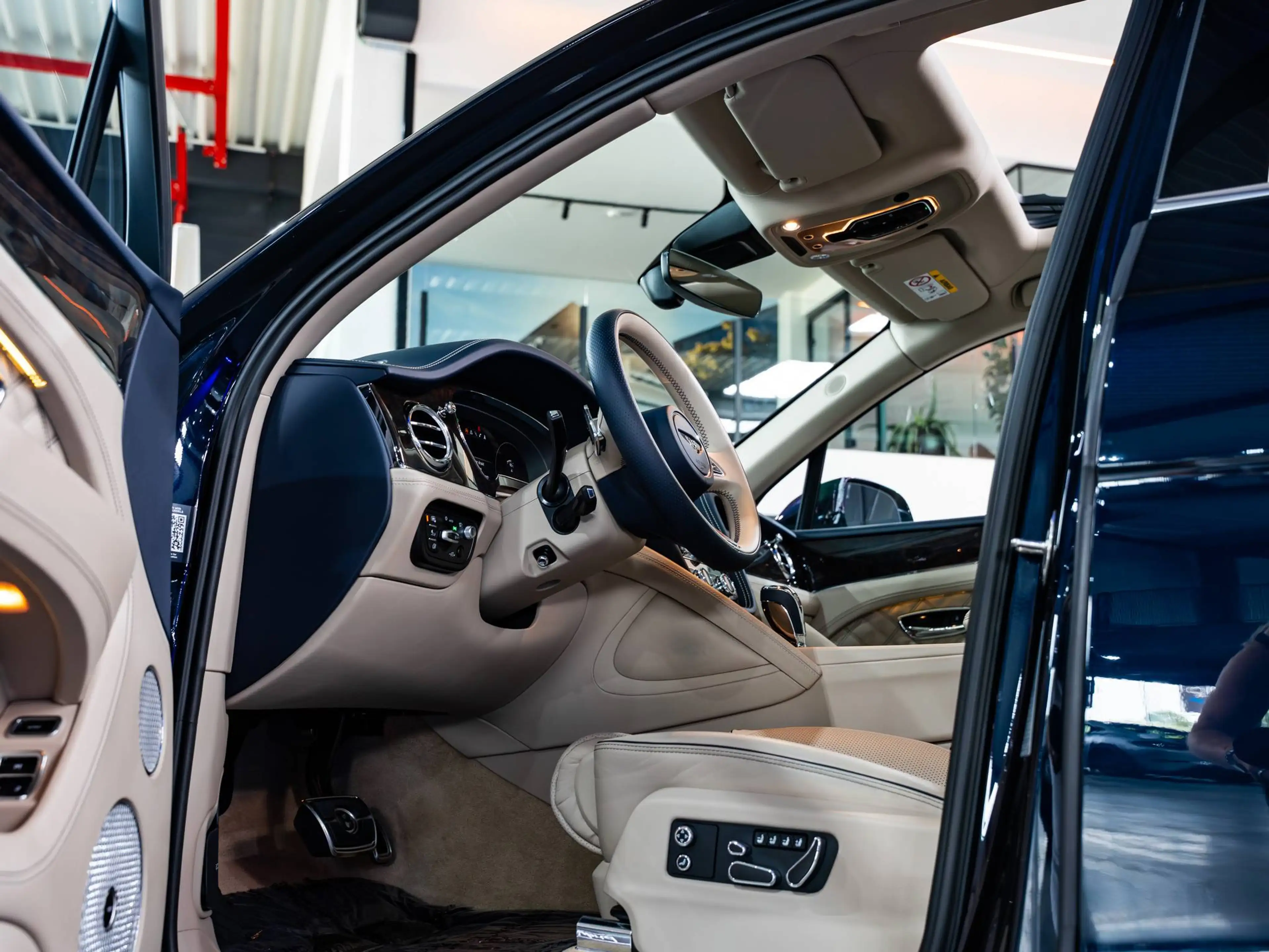 Bentley Bentayga 3.0 Turbo V6 PHEV - First Edition - Massage - Pano - Naim - HUD - ACC - 360° - Memory seats — photo 15