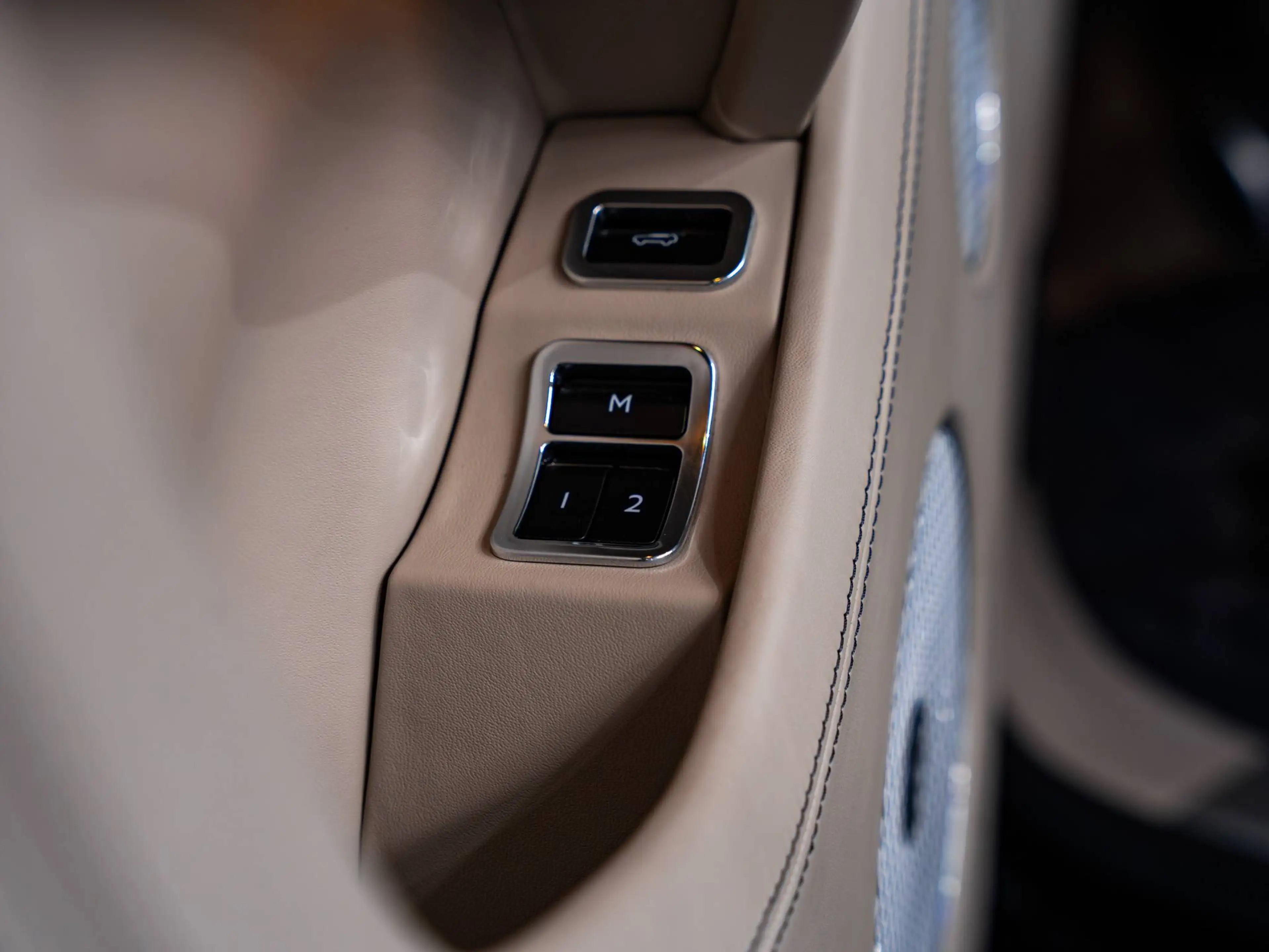 Bentley Bentayga 3.0 Turbo V6 PHEV - First Edition - Massage - Pano - Naim - HUD - ACC - 360° - Memory seats — photo 13