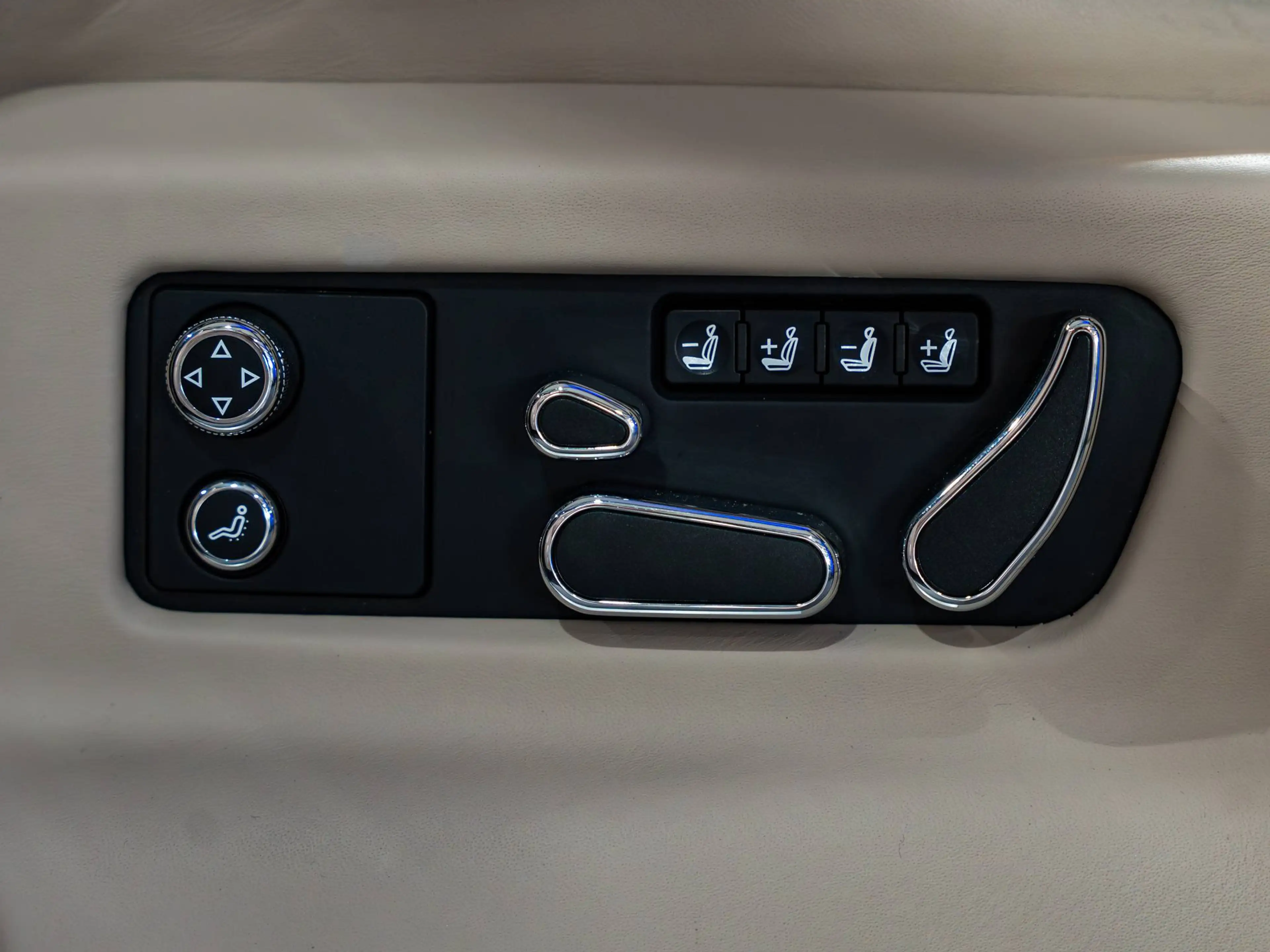 Bentley Bentayga 3.0 Turbo V6 PHEV - First Edition - Massage - Pano - Naim - HUD - ACC - 360° - Memory seats — photo 14