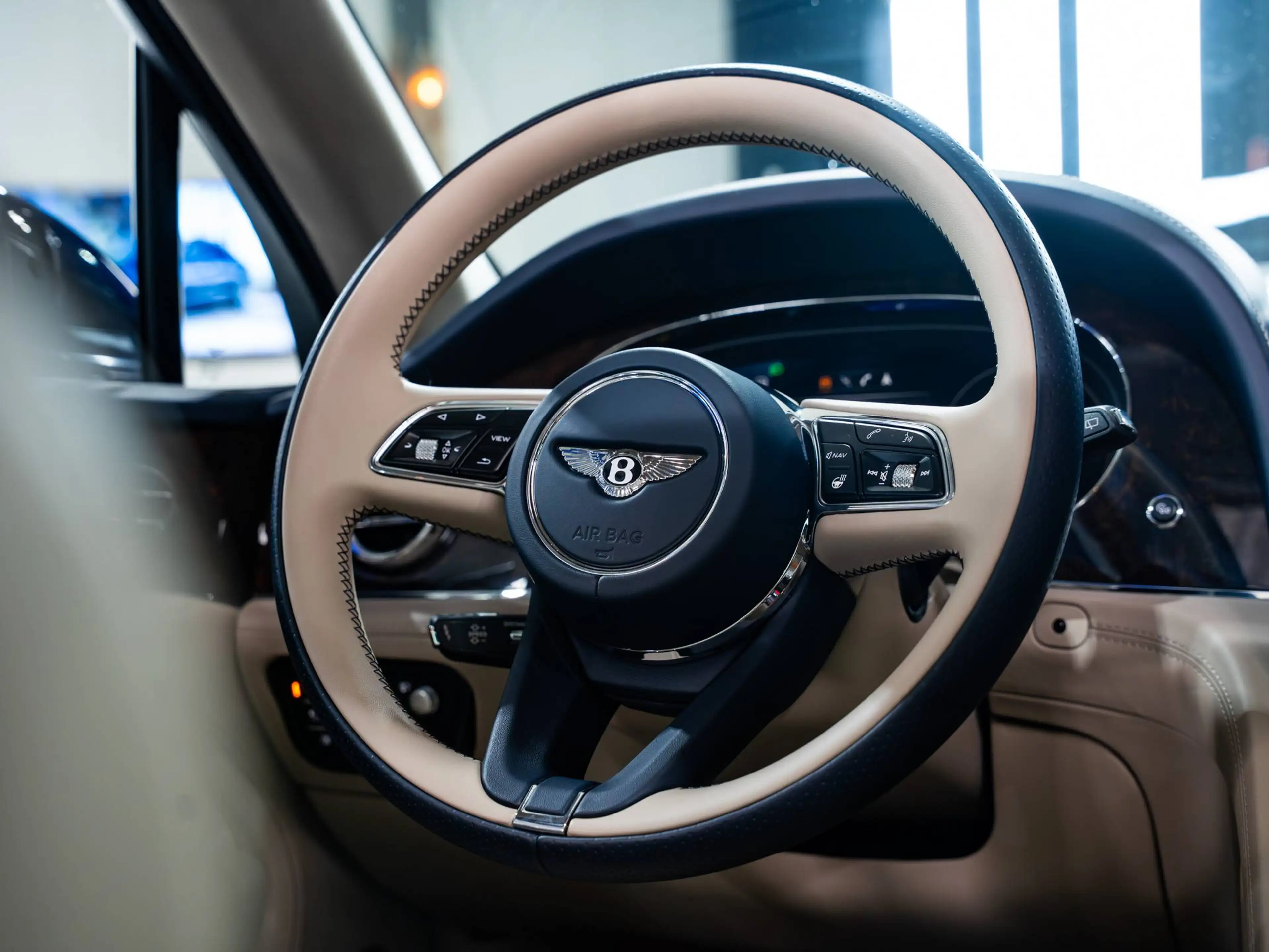 Bentley Bentayga 3.0 Turbo V6 PHEV - First Edition - Massage - Pano - Naim - HUD - ACC - 360° - Memory seats — photo 9