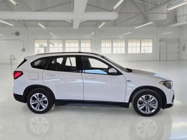 BMW X1 view 3