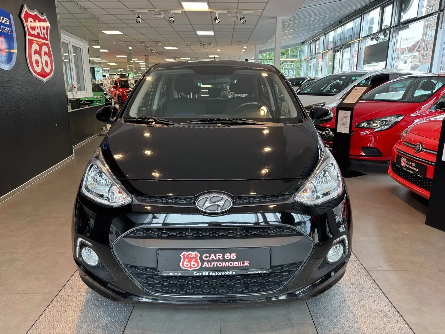 Hyundai i10 YES! / TÜV NEU Schwarz - 2