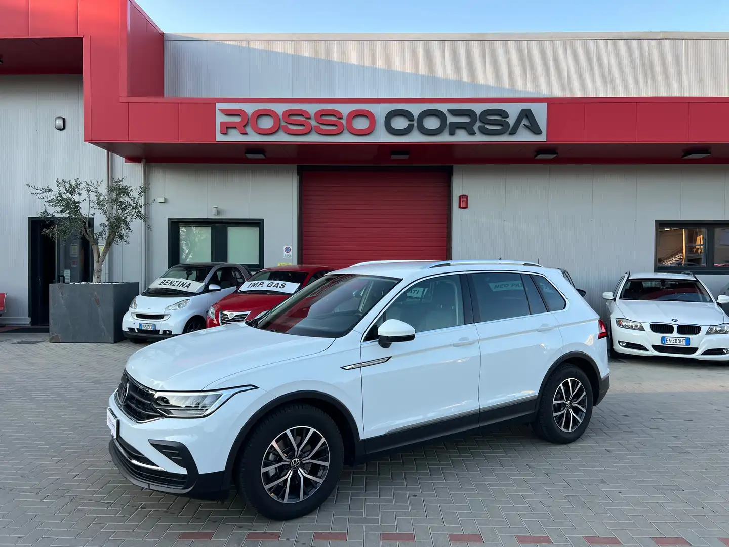 Volkswagen Tiguan 2.0 TDI Elegance 150cv dsg UNIPRO BOOKSERVICE Weiß - 1