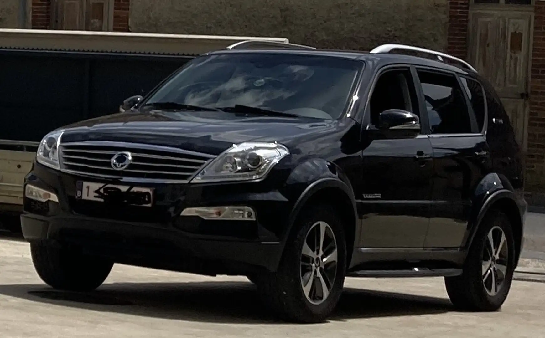 SsangYong Rexton 2.2 RX220e-Xdi 4WD Executive Noir - 1