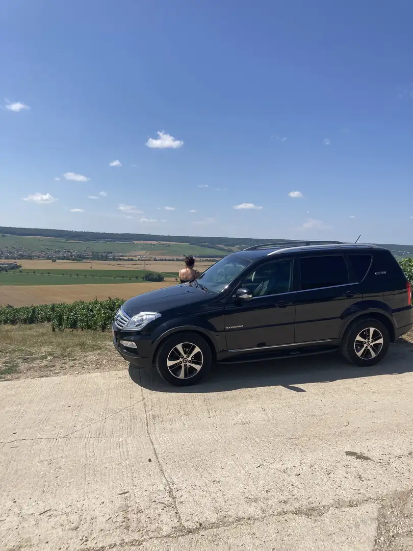 SsangYong Rexton 2.2 RX220e-Xdi 4WD Executive Zwart - 1