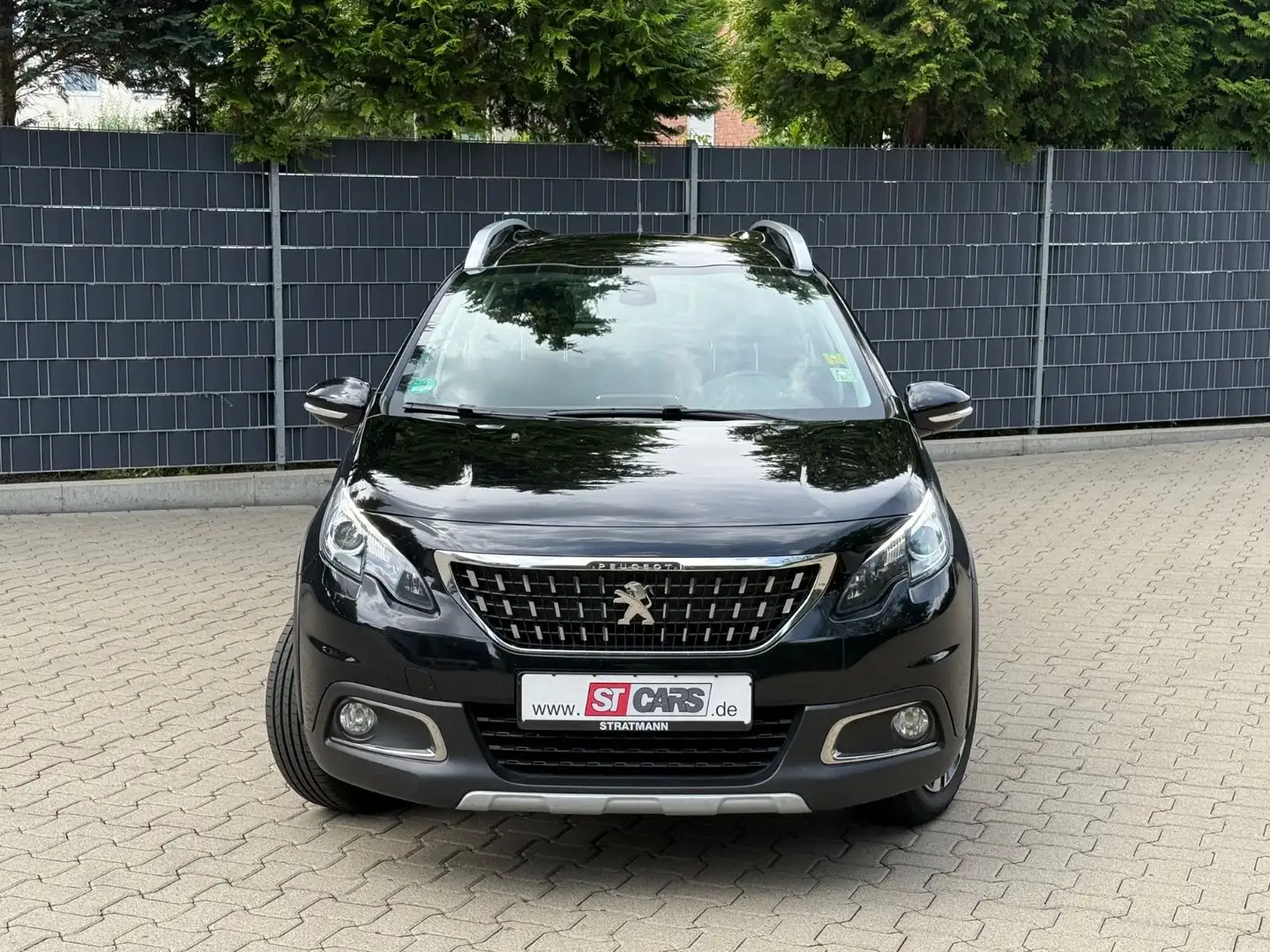 Peugeot 2008 Allure Klima Navi AHK Zwart - 2