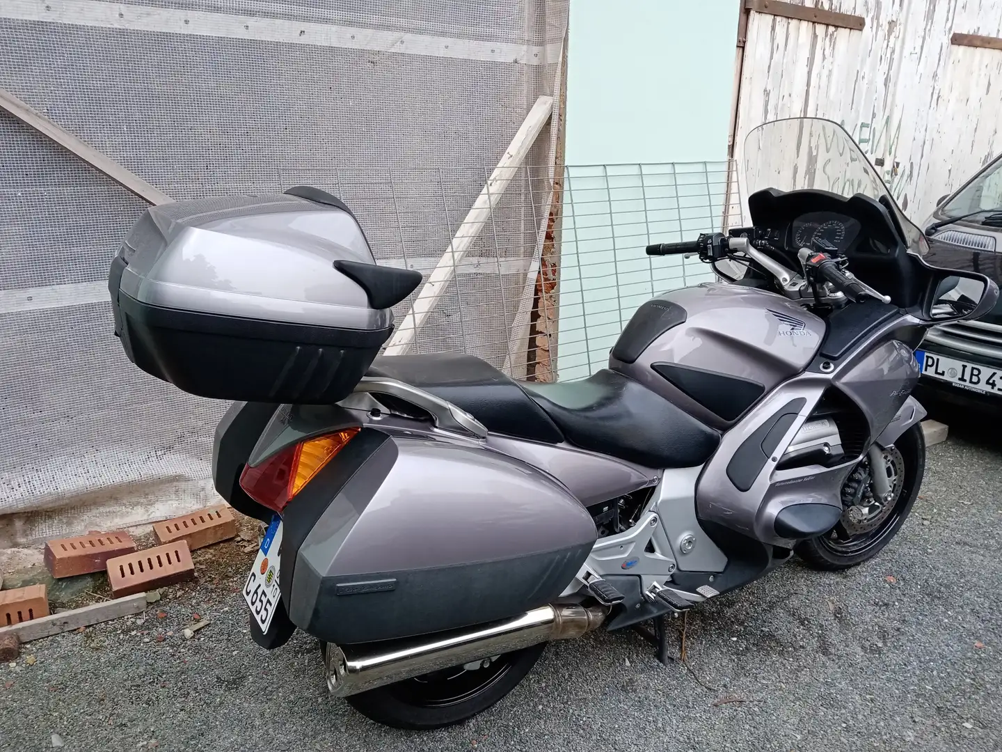 Honda Pan European 1300 Silver - 2