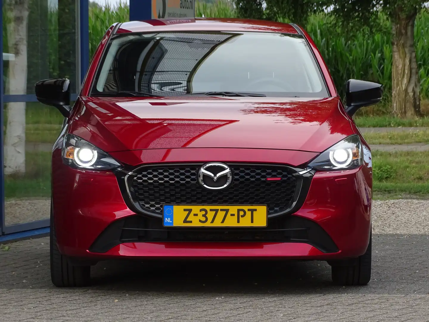 Mazda 2 1.5 SkyActiv-G 90 Homura NL AUTO Rood - 2