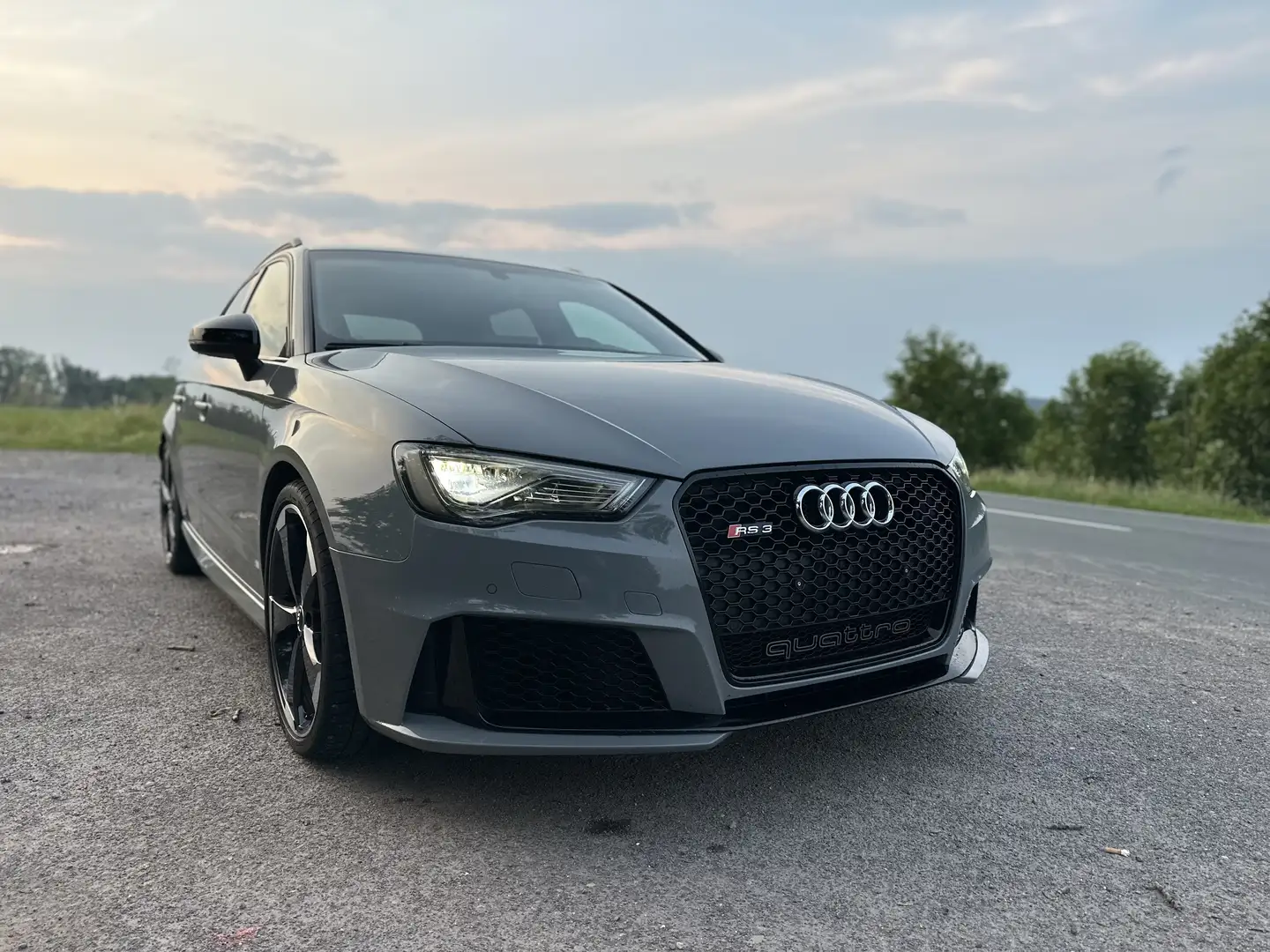 Audi RS3 Schalensitze/Soundsystem/Kessy/Rotor/Scheckheft Grau - 2