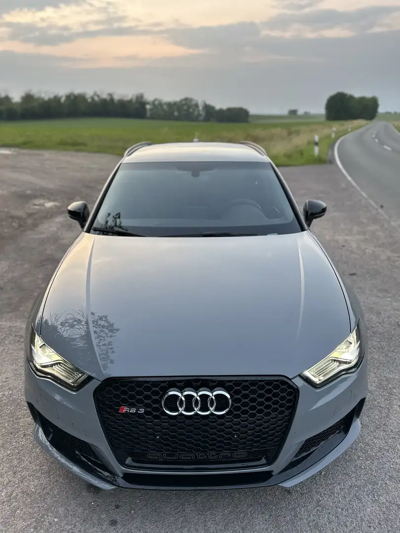 Audi RS3 Schalensitze/Soundsystem/Kessy/Rotor/Scheckheft Grau - 1
