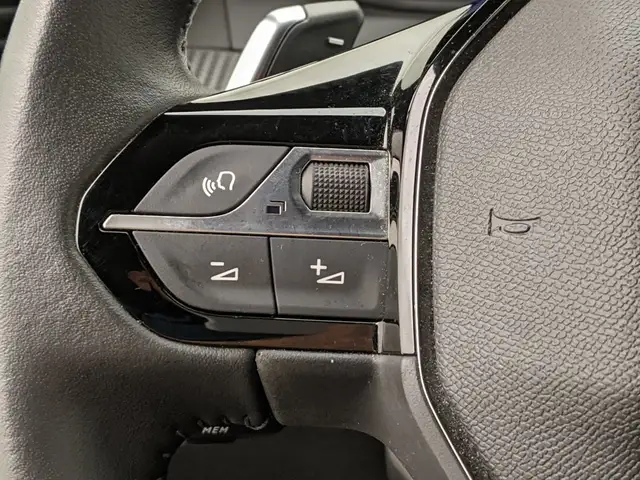 Peugeot 2008 view 11