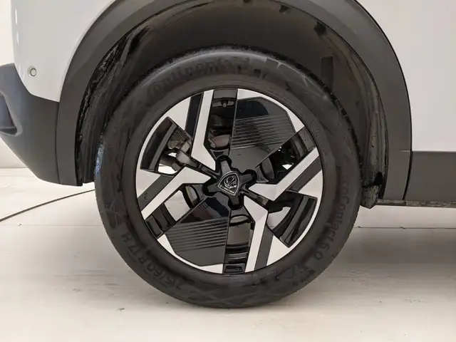 Peugeot 2008 view 9