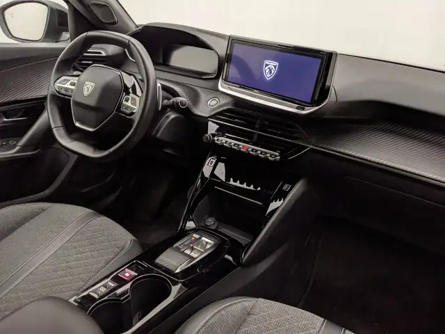 Peugeot 2008 view 6