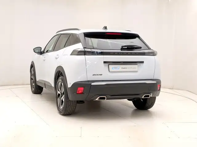 Peugeot 2008 view 4